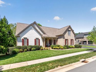 6586 WELBOURNE LN, Crozet, VA 22932