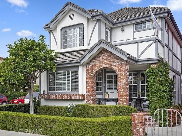 498 Park Ave, Newport Beach, CA 92662