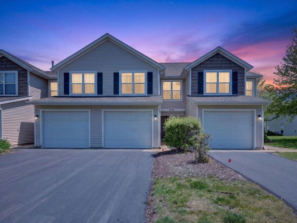 1790 Grand Court NE, Unit 35, Grand Rapids, MI 49525