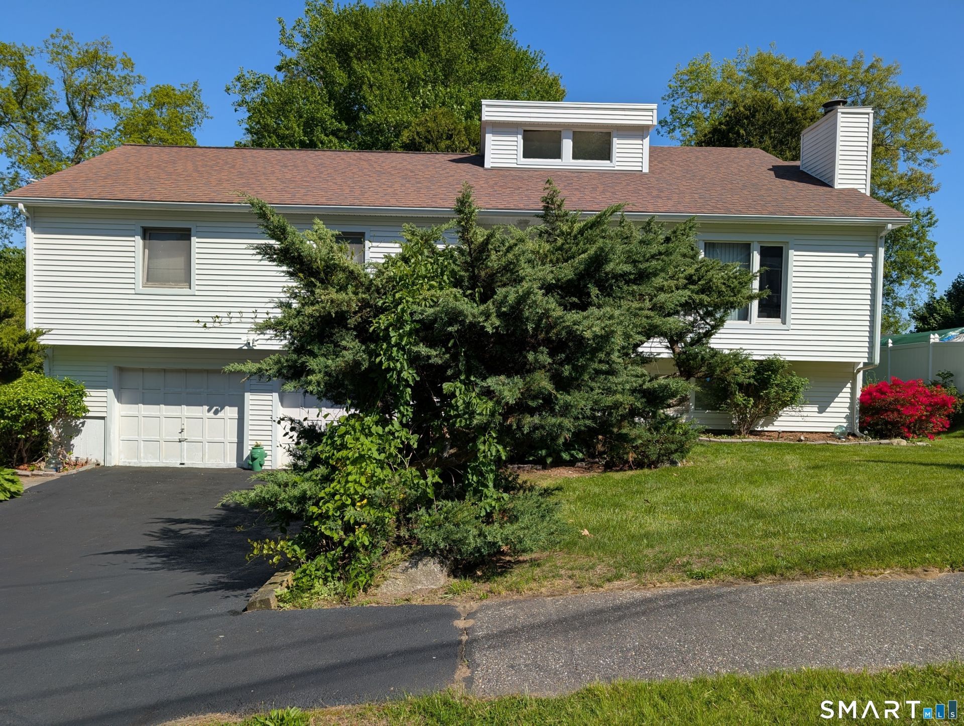 9 Benanto, Derby, CT 06418 Main Photo