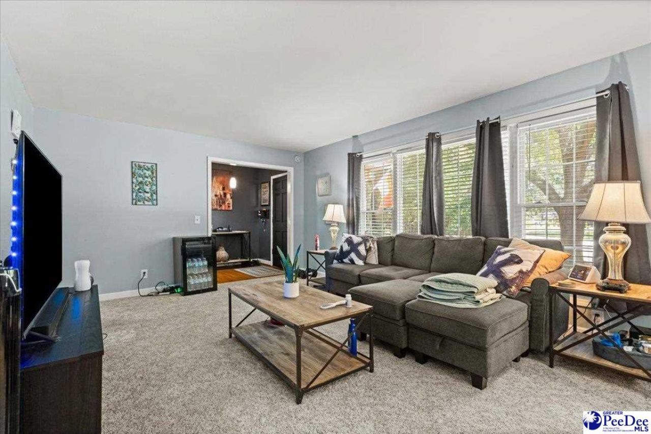302 Wakefield Drive Photo 6