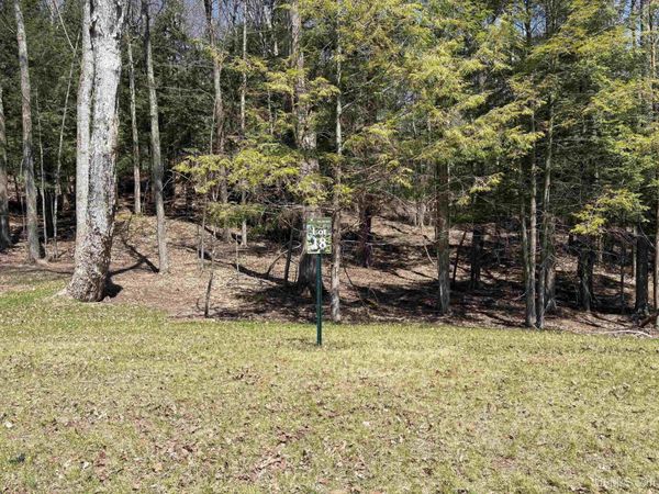 3433 Nuthatch Lane, Marquette, MI 49855