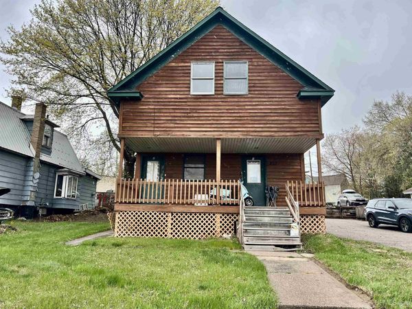 827 S Stephenson Avenue, Iron Mountain, MI 49801