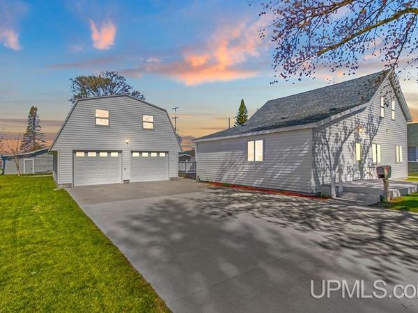 511 N 20th Street, Escanaba, MI 49829