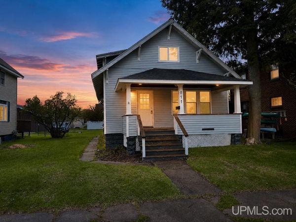 811 W A Street, Iron Mountain, MI 49801