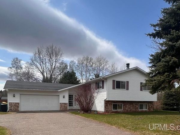 125 Dandelion Lane, Chocolay Twp, MI 49855