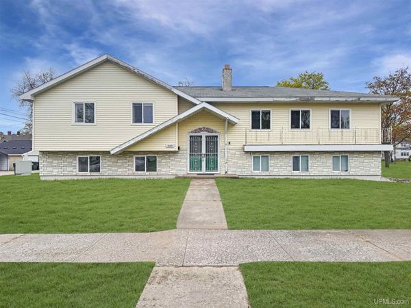 1400 S 3rd Avenue, Escanaba, MI 49829