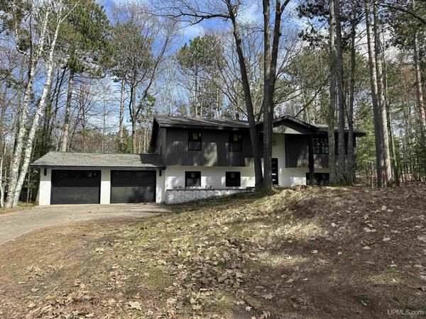 12 Elder Drive Drive, Marquette, MI 49855