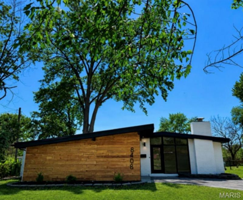 8408 Buckthorn Drive , Berkeley, MO 63134 Main Photo