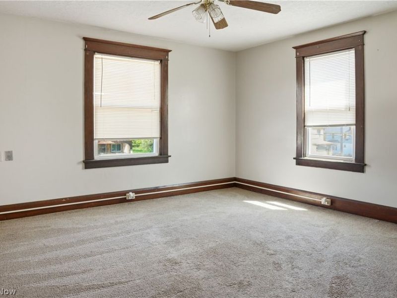 33 E Earle Avenue, Youngstown, OH 44507 Photo 14