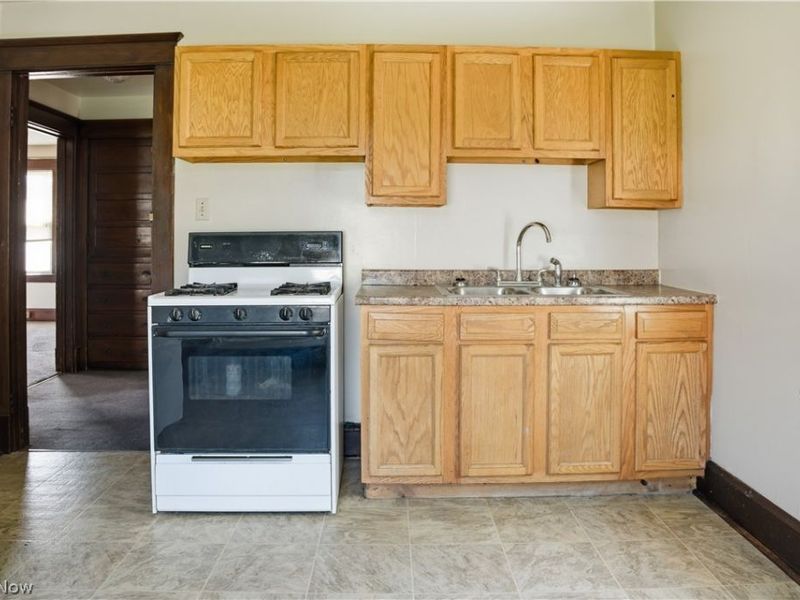 33 E Earle Avenue, Youngstown, OH 44507 Photo 17
