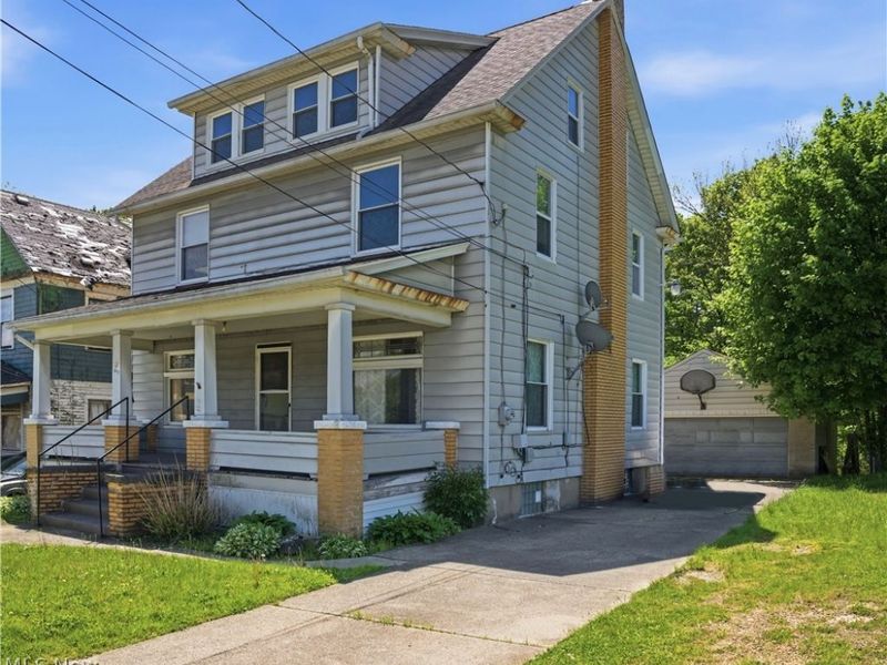 33 E Earle Avenue, Youngstown, OH 44507 Photo 2