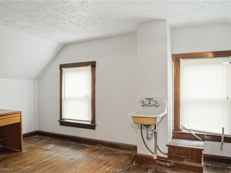 33 E Earle Avenue, Youngstown, OH 44507 Photo 21