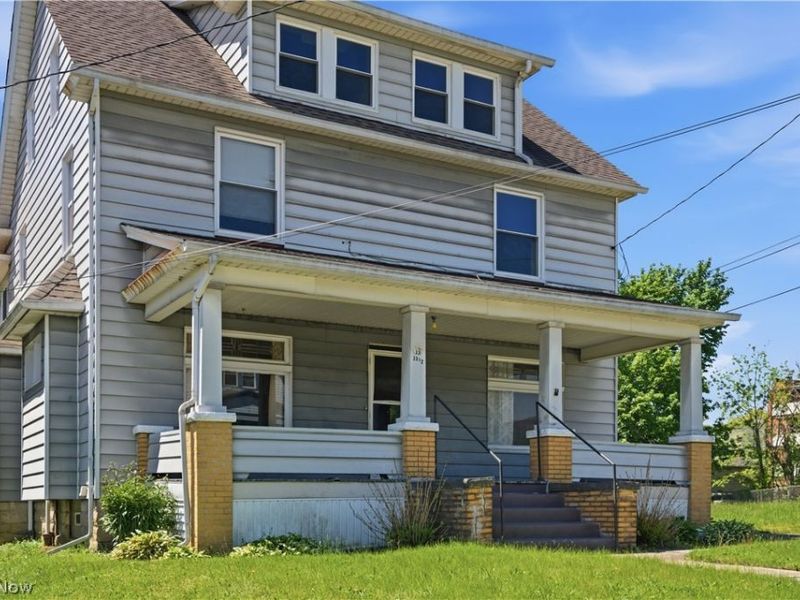 33 E Earle Avenue, Youngstown, OH 44507 Photo 3
