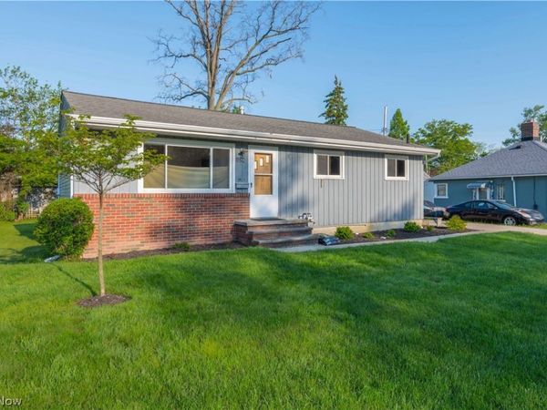 128 Forest Boulevard, Avon Lake, OH 44012