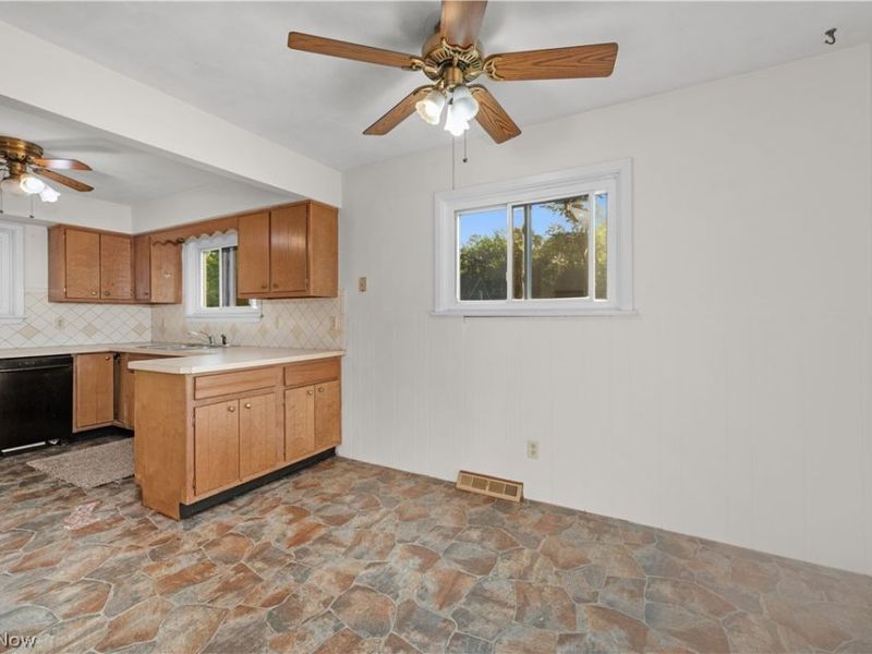128 Forest Boulevard, Avon Lake, OH 44012 Photo 10