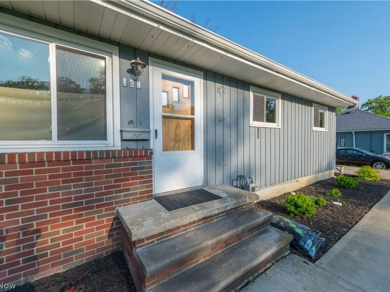128 Forest Boulevard, Avon Lake, OH 44012 Photo 2
