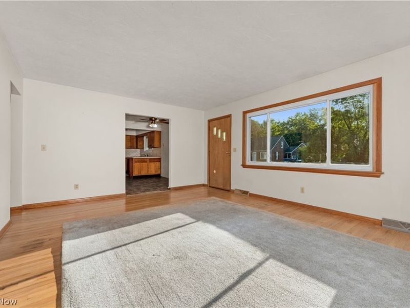 128 Forest Boulevard, Avon Lake, OH 44012 Photo 3