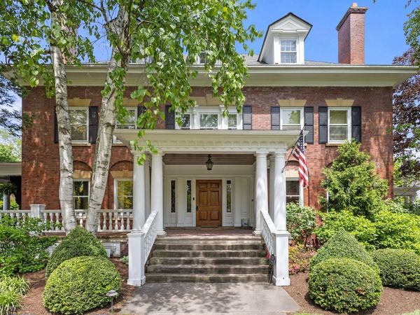 2733 E Overlook Road , Cleveland Heights, OH 44106