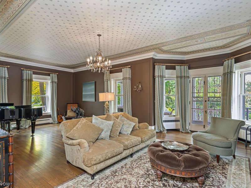 2733 E Overlook Road, Cleveland Heights, OH 44106 Photo 7