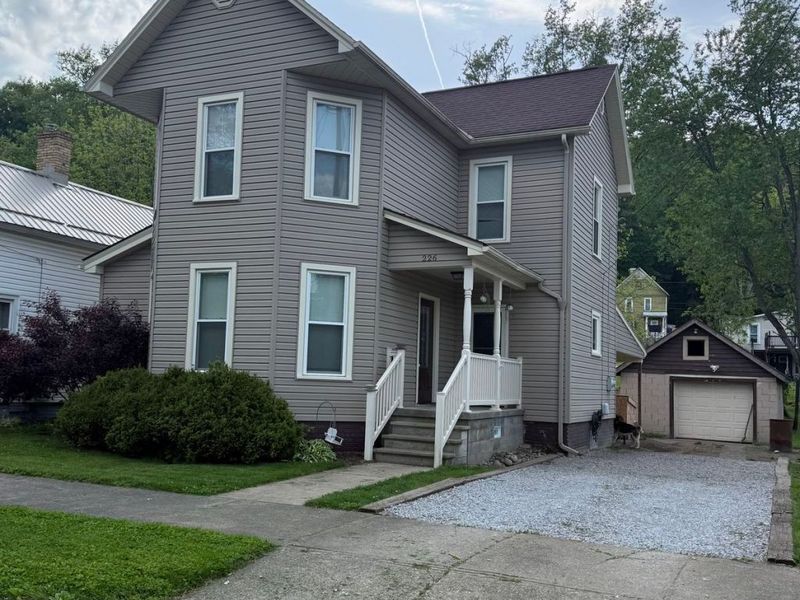 226 McConnell Street, Uhrichsville, OH 44683 Photo 1