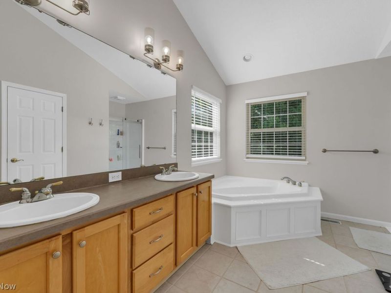 32221 Woodfield Drive, Avon Lake, OH 44012 Photo 24
