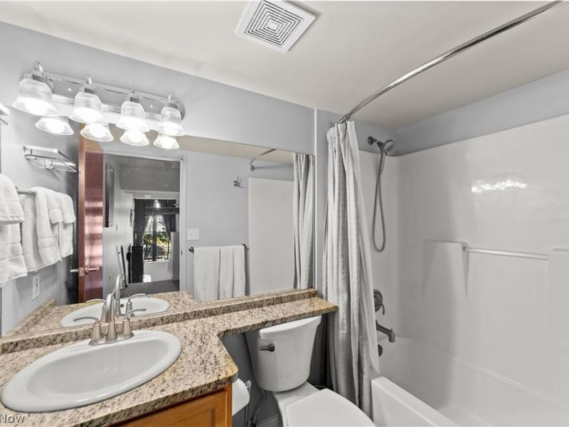 1133 W 9th Street , Unit 113, Cleveland, OH 44113 Photo 24