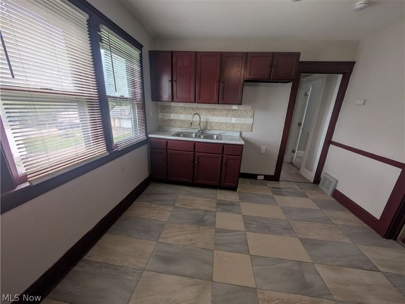 7515 Ottawa Road, Cleveland, OH 44105 Photo 7