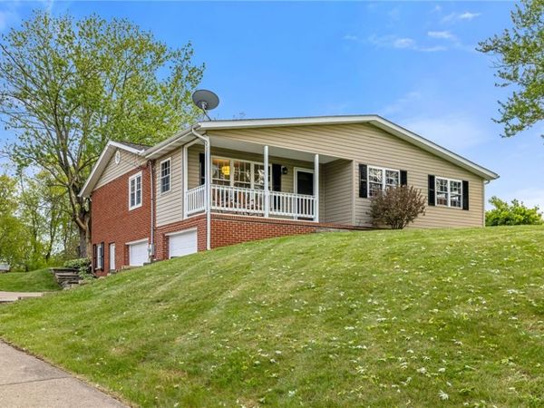 17 Eberle Rd, Hickory, PA 15340
