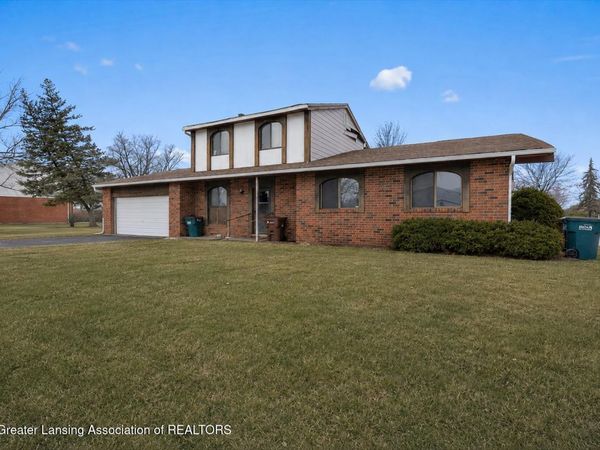 4400 Chadburne Dr Drive, Lansing, MI 48911