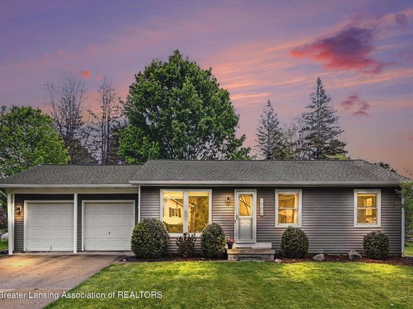 1706 Laurelwood Drive, Holt, MI 48842