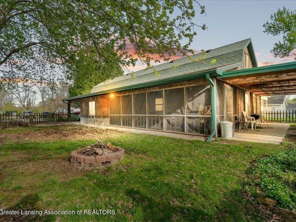 226 N Ewen Street, Maple Rapids, MI 48853