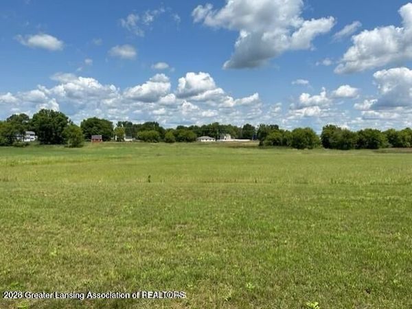 2 Shiawassee Street, Laingsburg, MI 48848