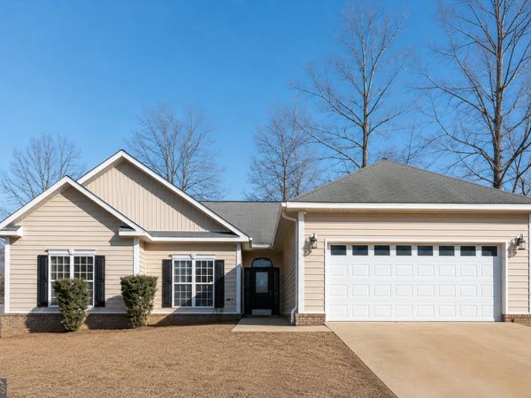 302 Appling, Byron, GA 31008