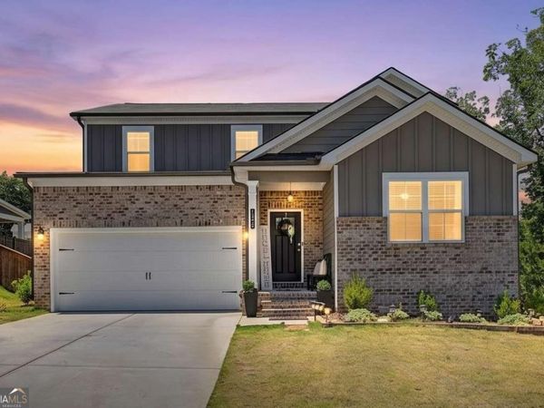 215 Summit Pointe Drive, Dallas, GA 30132