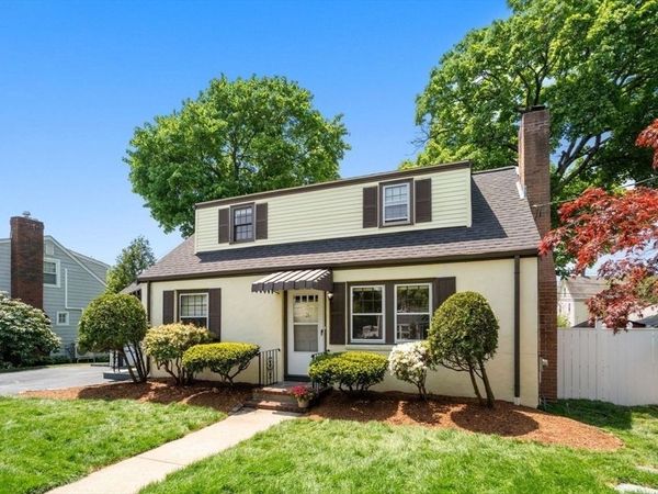 21 Rose Dr, Newton, MA 02465