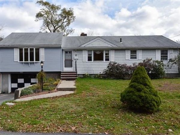 17 Norroway Ave, Randolph, MA 02368