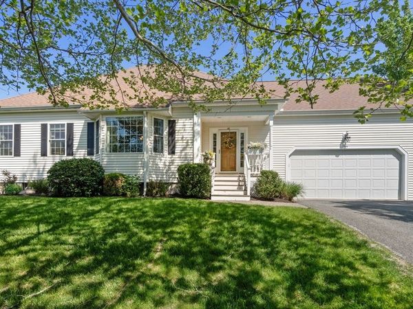 37 Rockville Mdws, Unit 37, Millis, MA 02054
