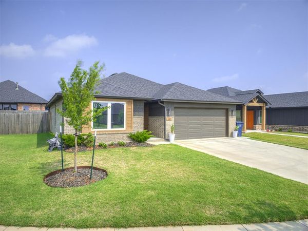3205 Piney River Drive, Yukon, OK 73099