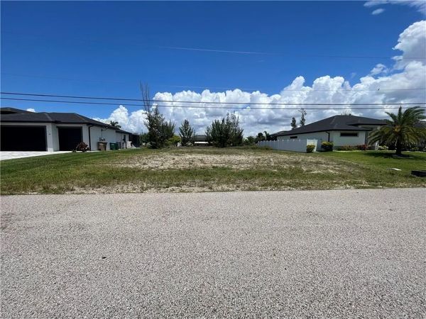 2111 SW 17th PL , CAPE CORAL, FL 33991