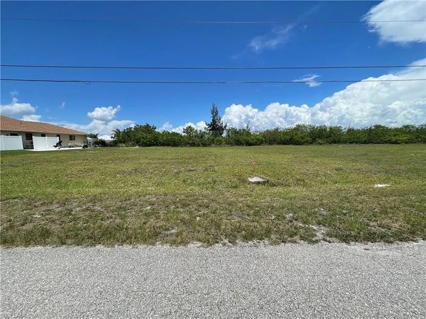 825 NW 33rd PL , CAPE CORAL, FL 33993