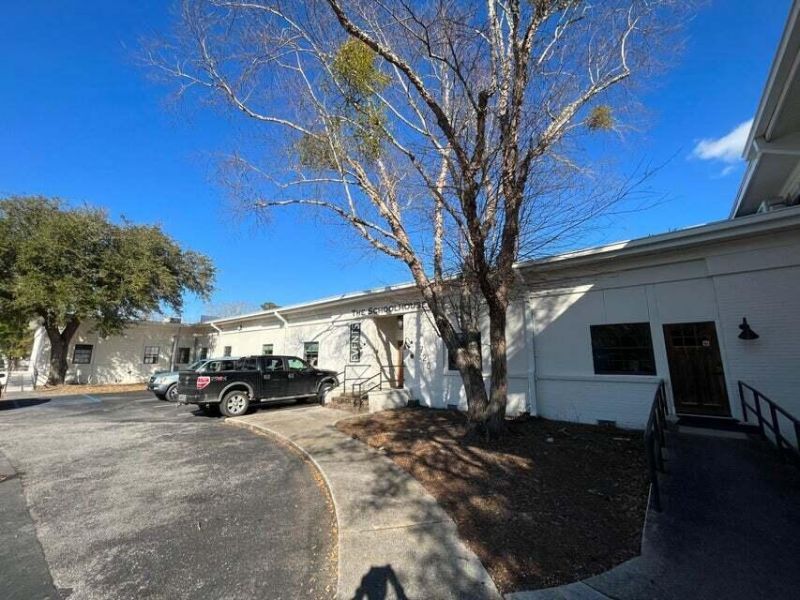 720 Magnolia Road Photo 4