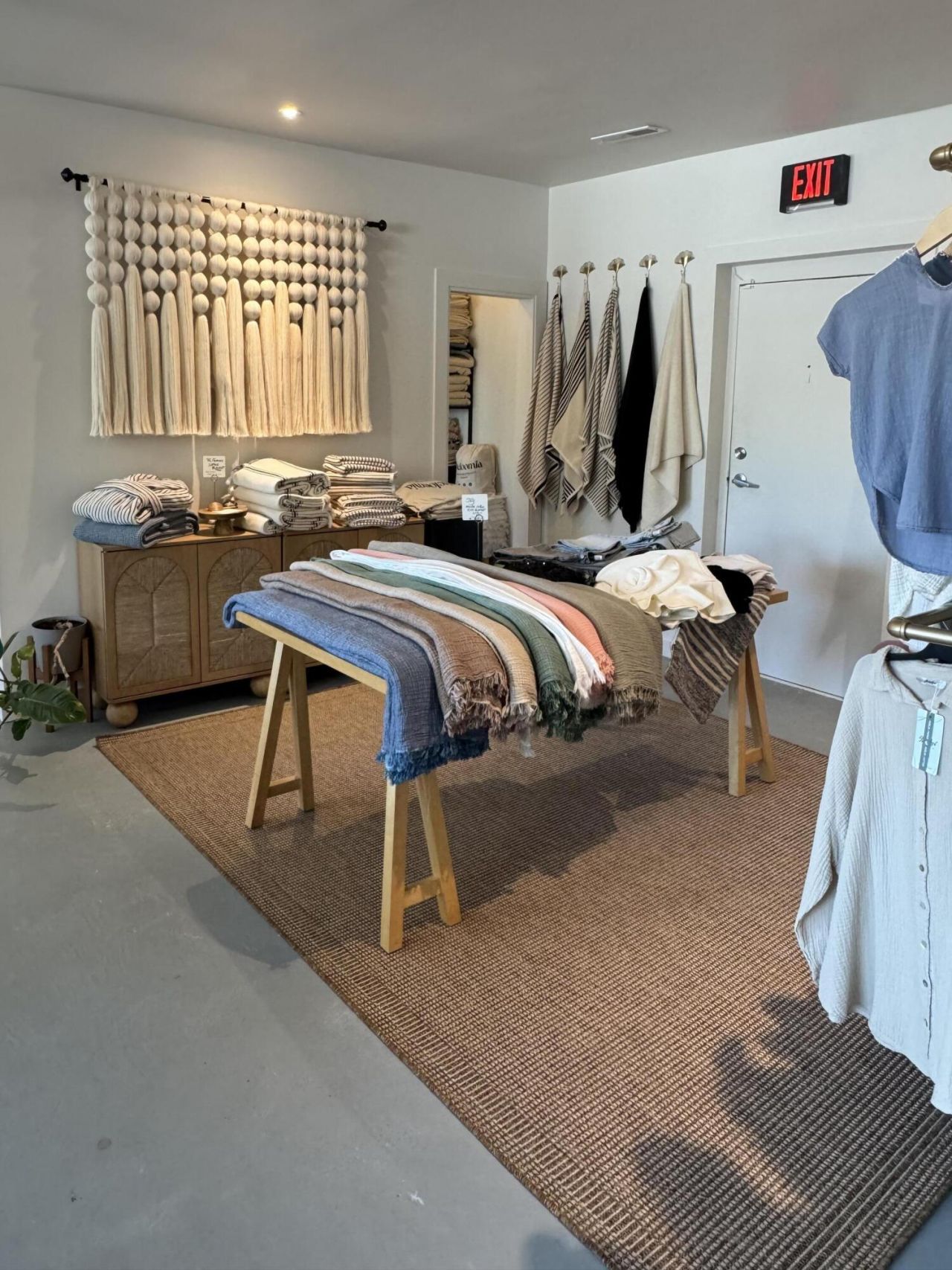 404 Coleman Boulevard Photo 9
