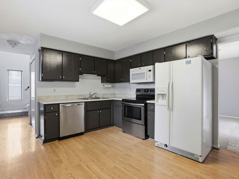 6258 Braiden Court, Unit D, Columbus, OH 43213 Photo 10