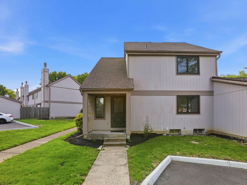 6258 Braiden Court , Unit D, Columbus, OH 43213 Photo 2