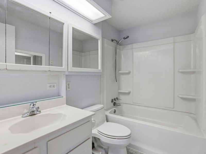 6258 Braiden Court, Unit D, Columbus, OH 43213 Photo 33