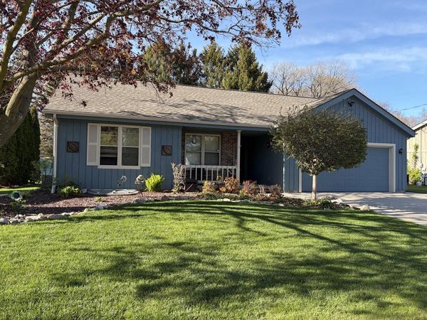 3718 Shepherd LANE, Manitowoc, WI 54220