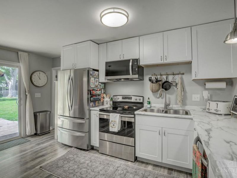609 Neptune Way, Union Twp, OH 45244 Photo 7