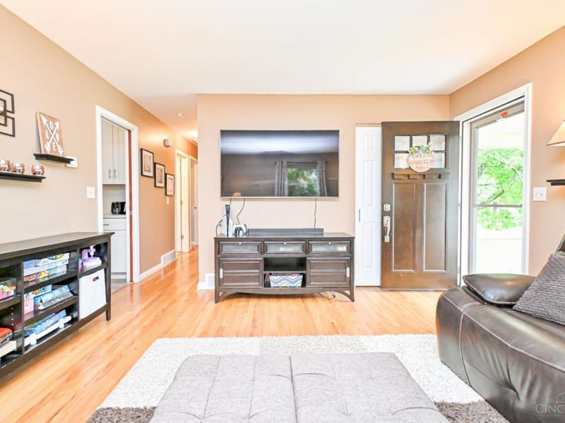 5460 Starcrest Drive, Delhi Twp, OH 45238 Photo 6