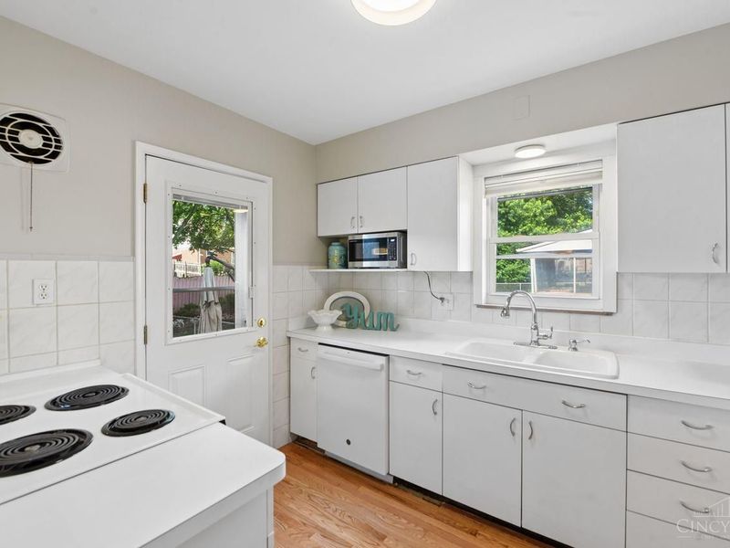 1613 Norcol Lane, Cincinnati, OH 45231 Photo 12